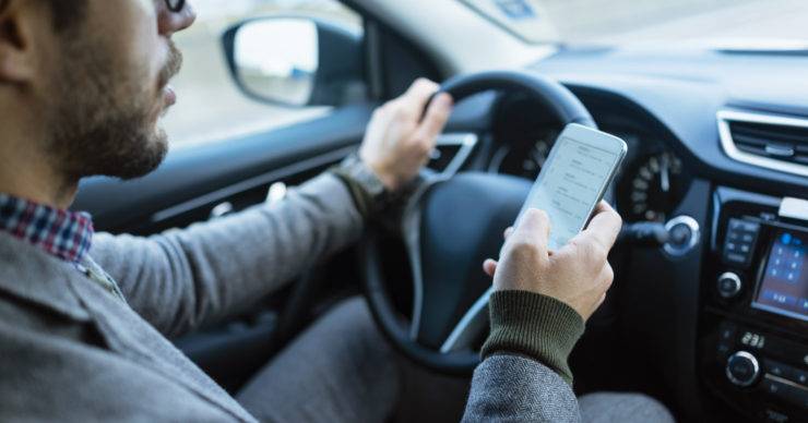 Crackdown on using mobile phones at the wheel